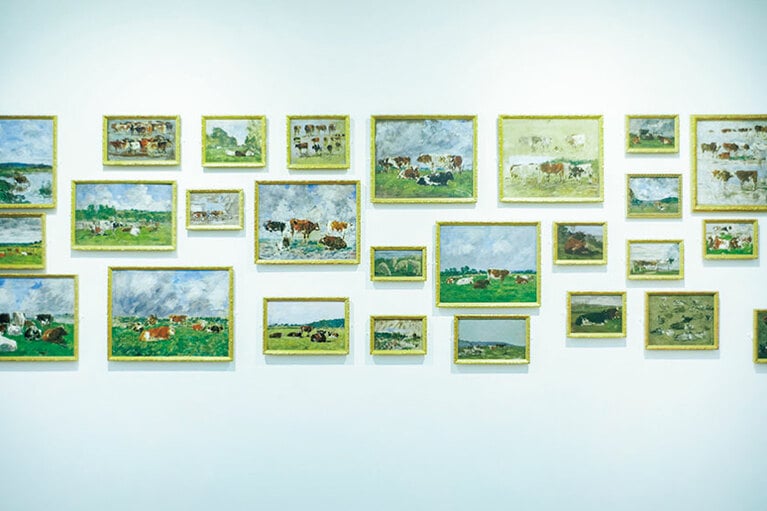 壁一面に架けられたウジェーヌ・ブーダンの作品群は圧巻。