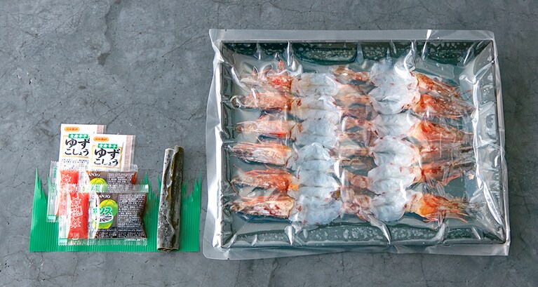 車海老しゃぶしゃぶセット 車海老12尾(ポン酢･もみじおろし･柚子胡椒、だし昆布付き) 3,780円／豊後絆屋