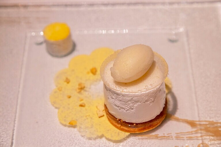 デザートは「レモンのタルト」。