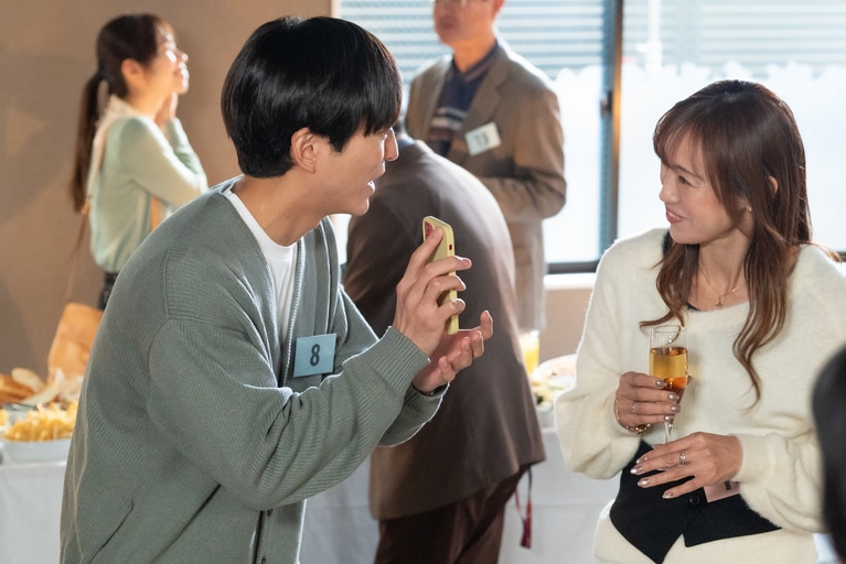 IMP.鈴木大河の“推し肌ケア”は朝晩のミルククレンジング。内側から溢れる美しさの秘訣は日々のメンテナンス。©「三人夫婦」製作委員会