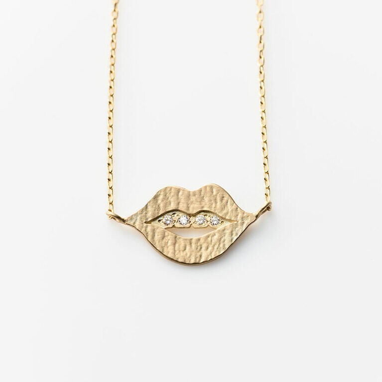 Mouth Necklace 46,200円／talkative