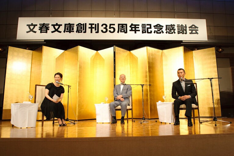 2008年の映画『おくりびと』や2009年NHKドラマ「坂の上の雲」での主演で、演技派の道を突き進む。