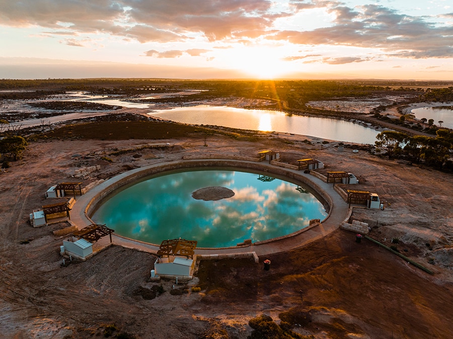 周辺には「ウェーブ・ロック・リゾート」などの宿泊施設も。Photo：Tourism Australia