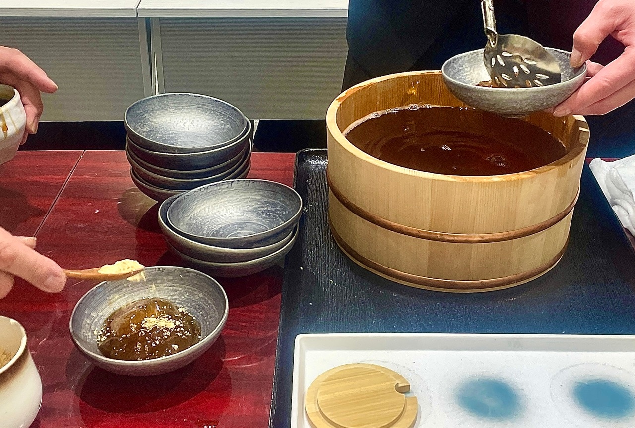 ほどよい弾力感のある「自家製わらび餅」。