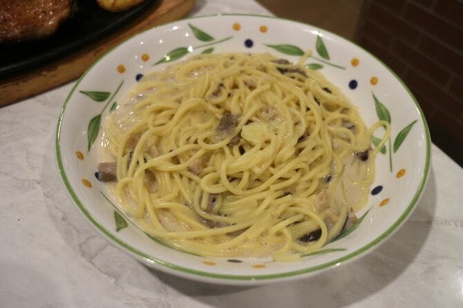 奶油磨菇面(きのこクリームパスタ)16元(筆者提供)