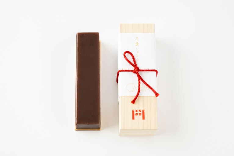 【chocolaterie CALVA】羊羹ショコラ　2,800円。