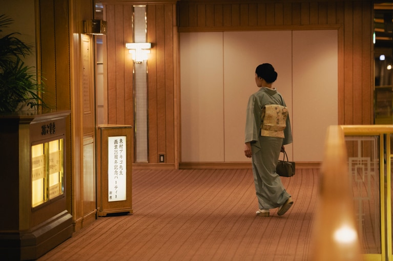 着物好きの東村アキコさんのパーティーとあって、着物姿の来場者が目立った。