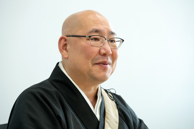 光照山蓮久寺の住職・三木大雲さん。