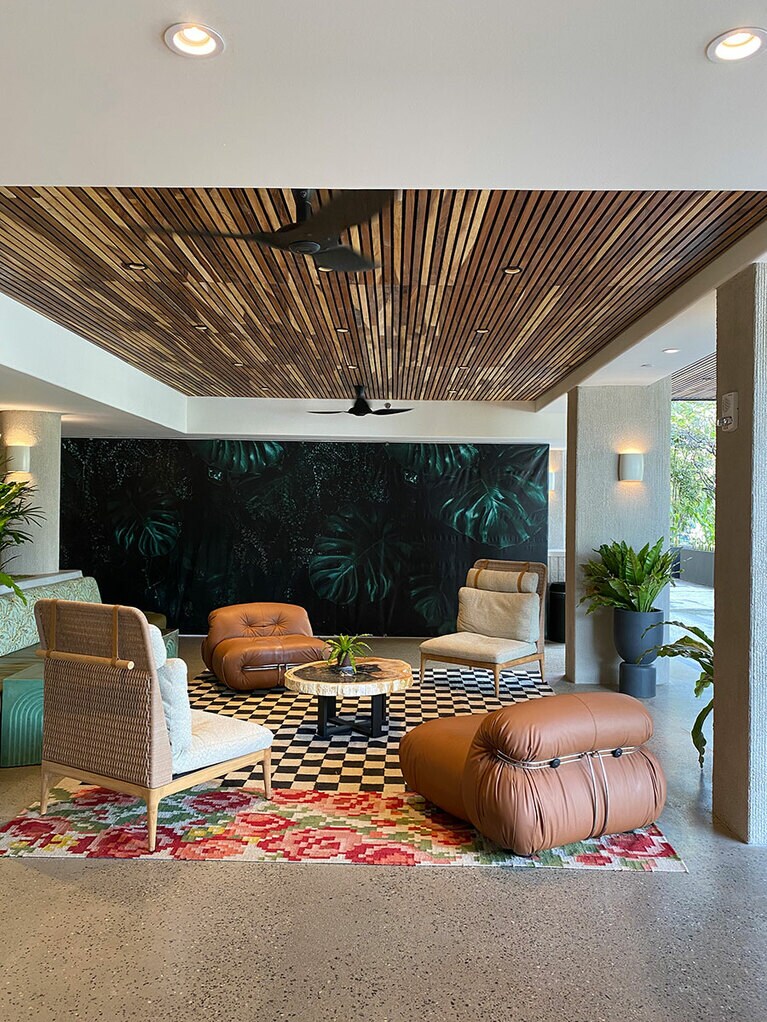 オープンなロビーの様子。