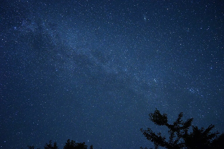 冬の星空。写真：アフロ