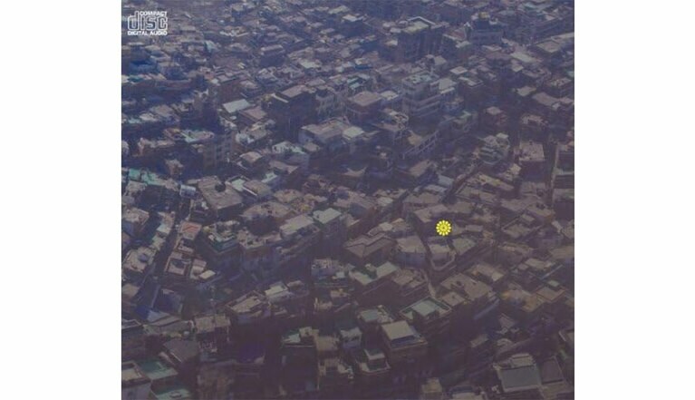 チャン・ギハと顔たちが09年に発表したファーストアルバム『何事もなく暮らす』。3曲目の「オヌルド ムサヒ （今日も無事に）」は、「アパッチ」的な雰囲気に満ちた名曲。残念ながら18年に解散してしまったが、そのキャリアの途中からは、日本人ギタリストの長谷川陽平が正式メンバーとして加入した。俳優、竜雷太の息子である。