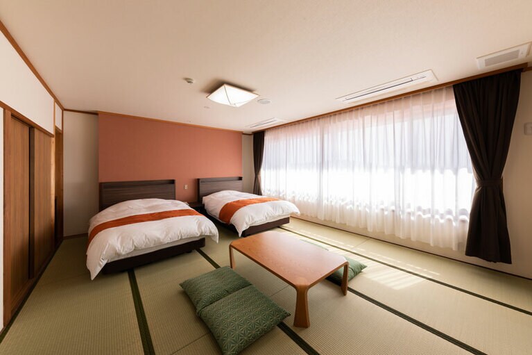 国民宿舎さんべ荘［島根／三瓶温泉］本館Cタイプ 和洋室。