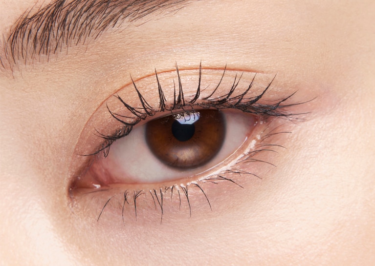 ケイト　ナミダノタテマスカラ（ロング） BK-1 ブラック 使用イメージ。