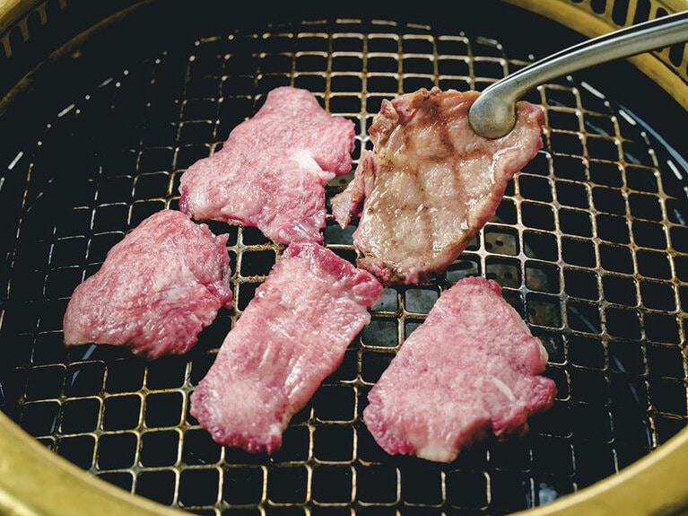 極上タン(1人前) 1,800円。