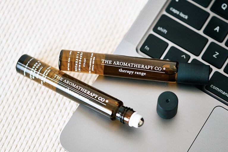 DRESSKINのセラピーレンジ ポイントオイル「リカバリー」「ストレス」各15mL 1,800円。