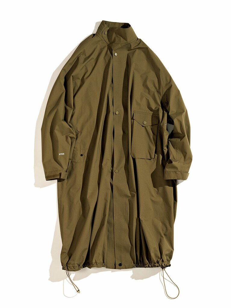 レインコート 82,500円／ハイク（ボウルズ）