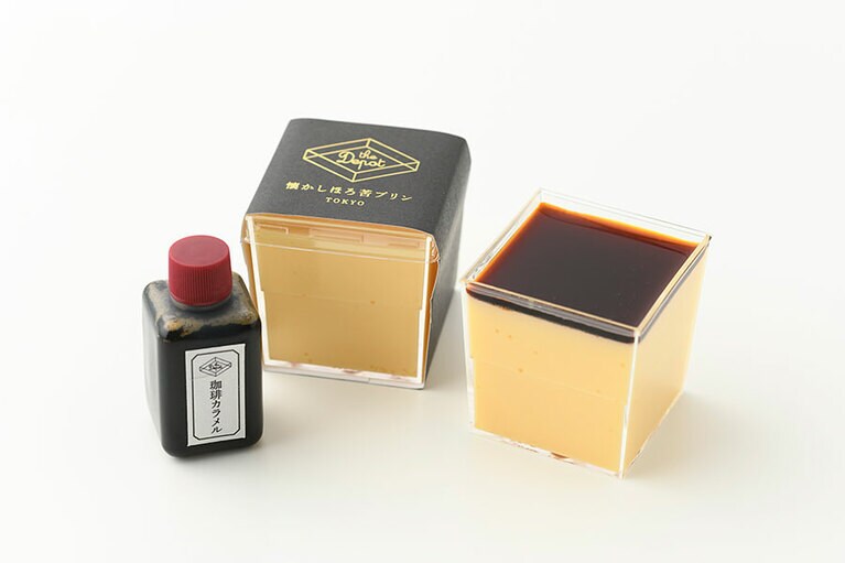 懐かしほろ苦プリン 各500円。