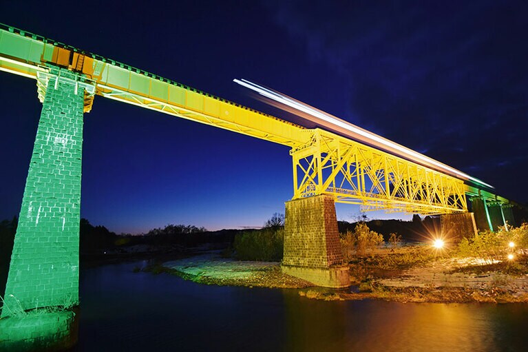 一の戸橋梁ライトアップ。