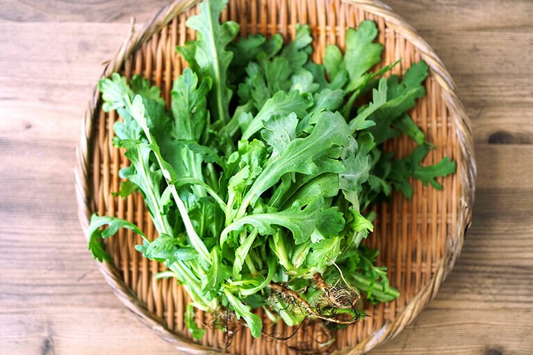 関西で購入した春菊。