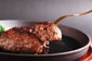 黒毛和牛×神戸ポーク合い挽きハンバーグ　内容量：140g×3個  価格：2,980円～