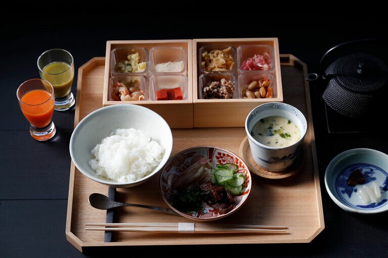 要予約の朝食は、ほっと心が和む味わい。