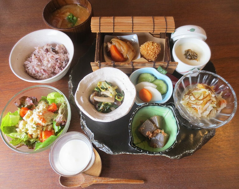 「手作り豆腐といろいろ野菜の”光ランチ”」 1,600円。