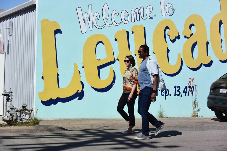 エンシニータスは意外と広く、5つのエリアからなります。こちらはおしゃれなカフェが多いルーケイディア。