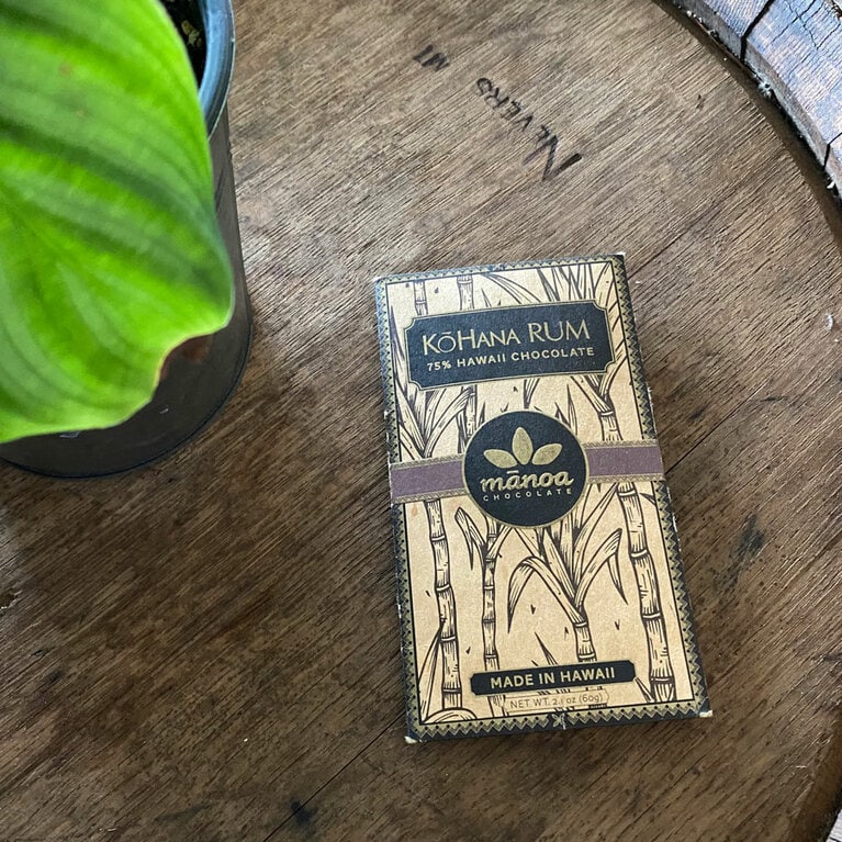マノアチョコレートとコラボしているラム風味のダークチョコレート15ドル。