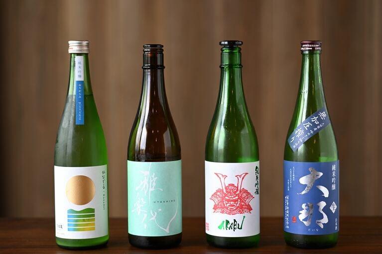 日本酒の品ぞろえにもこだわっている。地元の人には島外の日本酒を提供し、佐渡への来訪者には島内の酒蔵のお酒を提供するのだとか。この気遣いもうれしい。