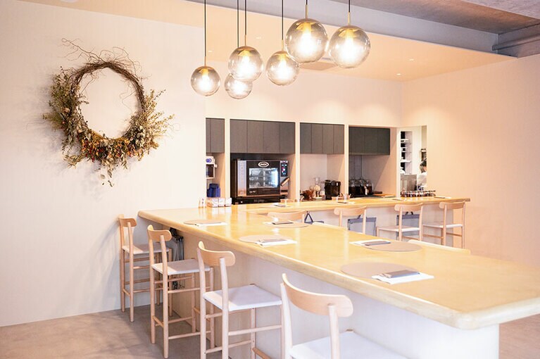 ゆったりとしたカウンター10席。