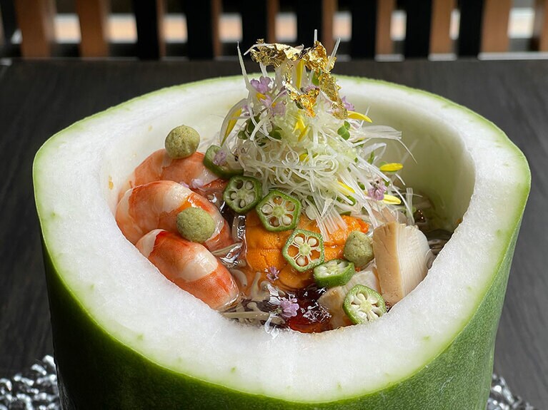 ボリューム満点の新感覚蕎麦。夏らしさを感じられる味わいです。