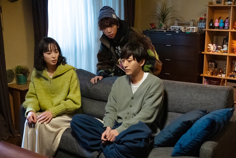 IMP.鈴木大河の“推し肌ケア”は朝晩のミルククレンジング。内側から溢れる美しさの秘訣は日々のメンテナンス。©「三人夫婦」製作委員会