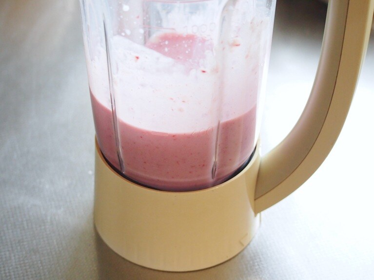 しっかり混ぜ合わせ、ジュースにする。