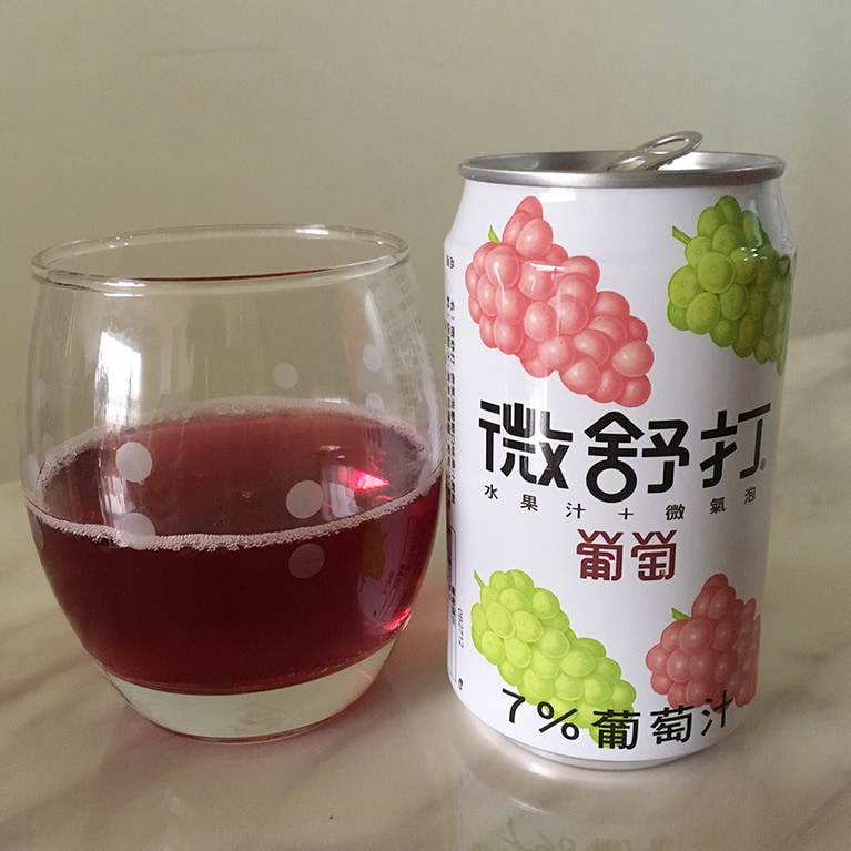 葡萄果汁汽水 13元 320ml。