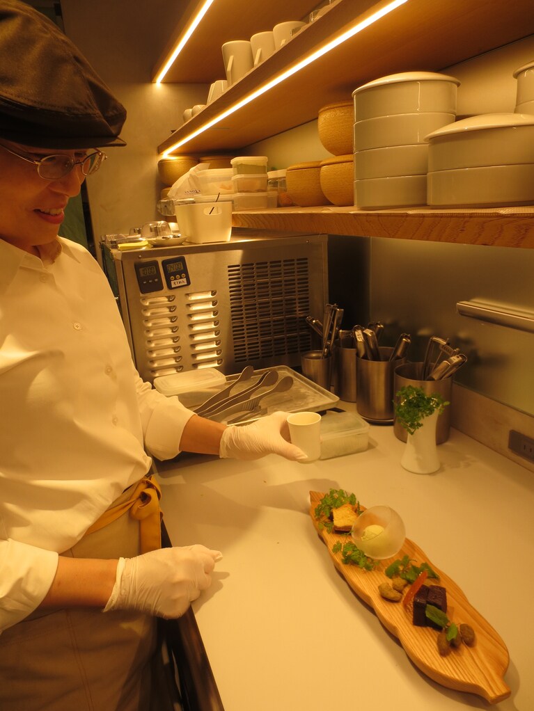 お菓子もジェラートもお店で手作り。