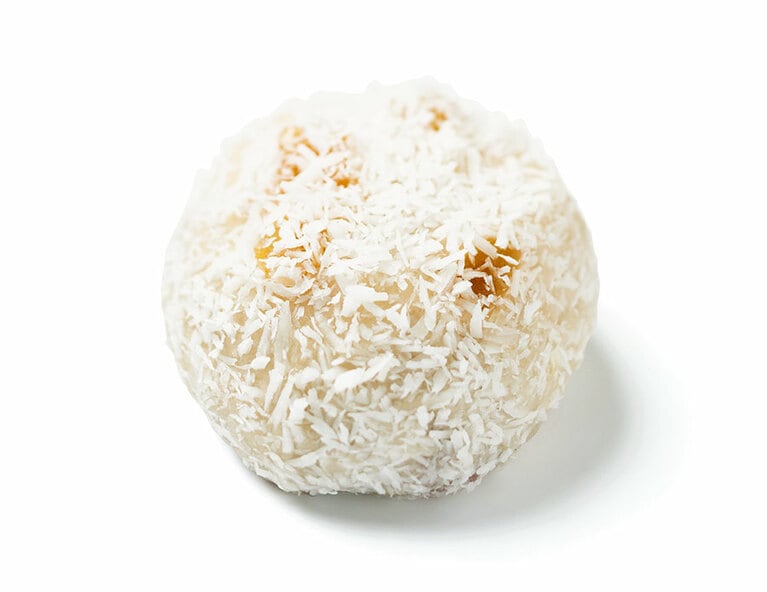 東京「タケノとおはぎ」ココナッツとレモンピール 280円。独特の風味とレモンのさわやかさが癖になる。