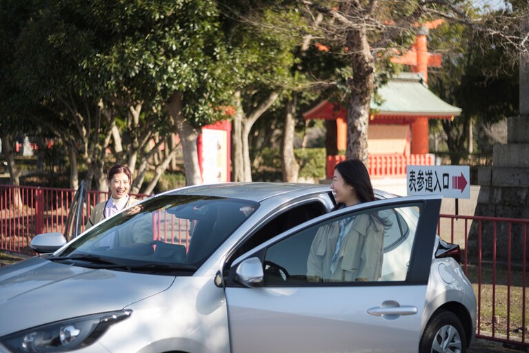 門司港レトロ地区から宇佐神宮へはクルマで約1時間20分。
