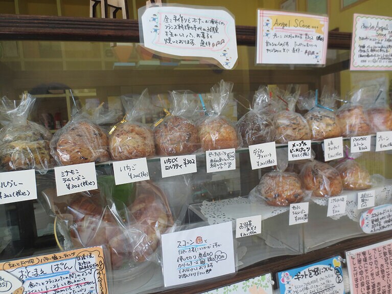 人気のスコーンは早々に売り切れに。