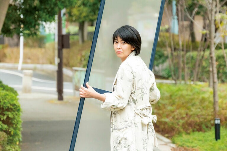 網戸が外れることが嫌いな大豆田とわ子。「これから出会う誰かに網戸直してもらいますから。わたし、幸せになることを諦めません」というセリフは秀逸。