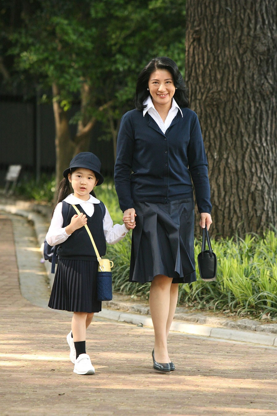 2007年、学習院幼稚園の愛子さまの遠足にお付き添い。　©JMPA