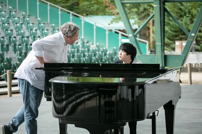 ラ・ロック=ダンテロン音楽祭にて (『指先から旅をする』より 撮影:小野祐次)