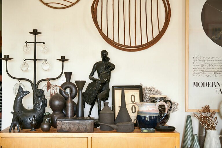 黒いもののコーナー。