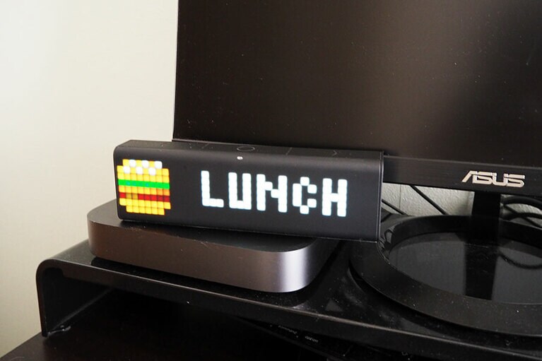 毎日13時になると、軽快なアラーム音とともにこのメッセージが表示されます。これを見たら、「今日はどのテイクアウトを食べようかな」とワクワク。