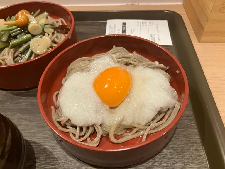 月見とろろの割子そば 