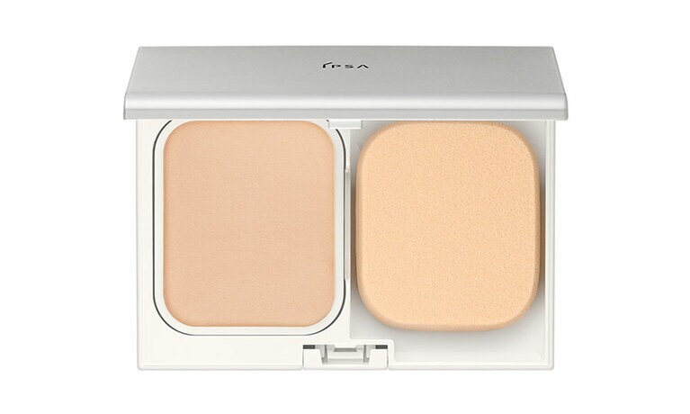 パウダー ファウンデイションe SPF25・PA++ 全6色 6,050円（ケース込み）／イプサ