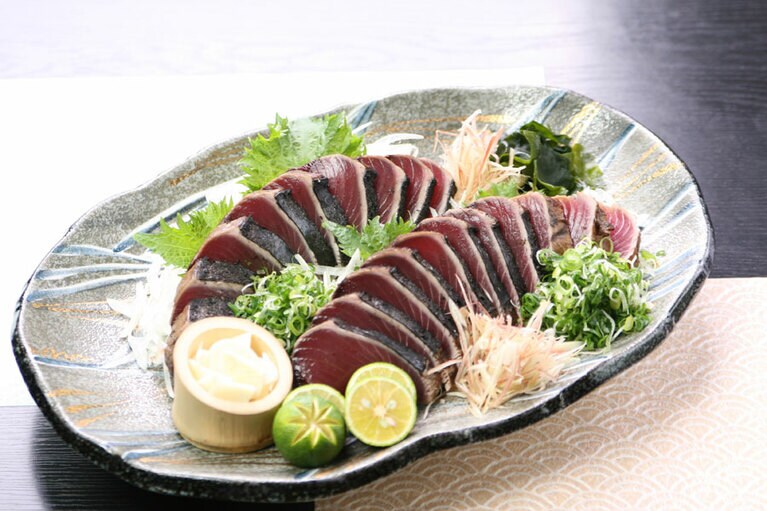 鰹乃國の湯宿 黒潮本陣［高知／土佐久礼］鰹のタタキ。