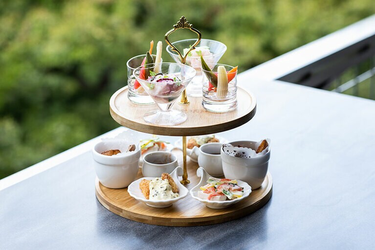 お酒を欲する「スラッシュカフェ特製アペリティフ」。2名分。