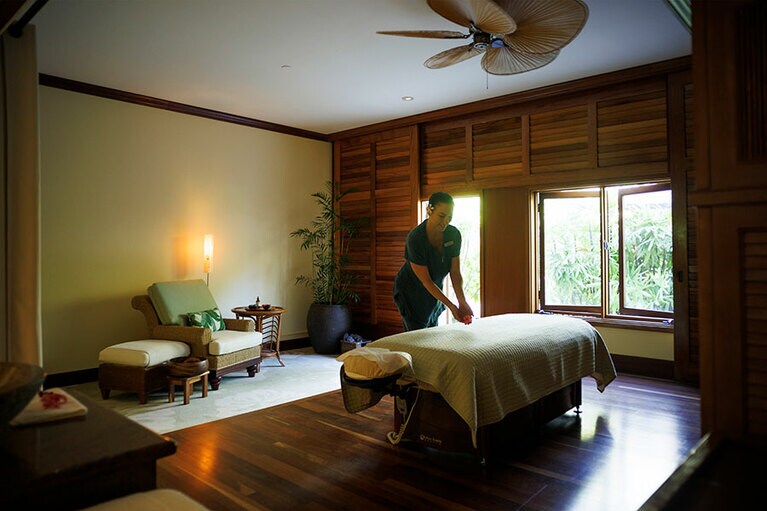 広々としたスパのトリートメントルーム。