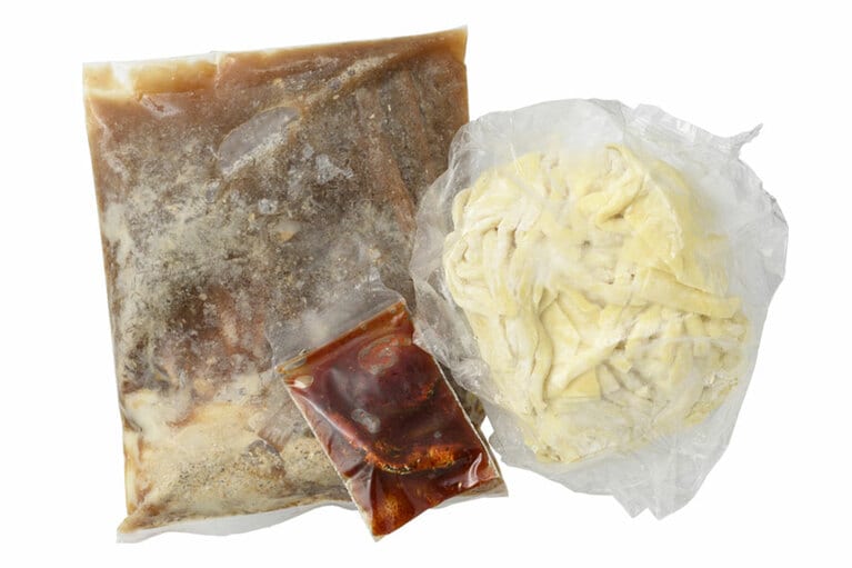 すごい煮干ラーメン(麺、具入りスープ、鰮唐華タレ) 2食入り 2,480円～／すごい煮干ラーメン凪 ＊税込、送料無料