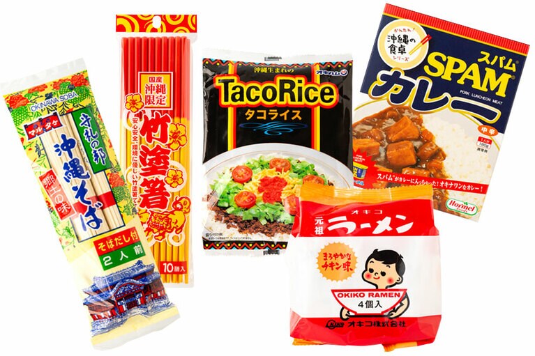 左から：沖縄そば 122円、竹塗箸 550円、タコライス 268円、オキコラーメン 132円、スパムカレーBOX 380円。